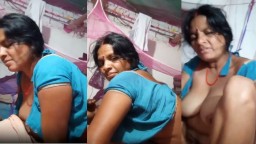 Village mature bhabhi riding